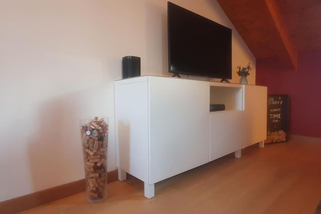 Charming 2.5Room Flat In Center Of Monforte dʼAlba מראה חיצוני תמונה