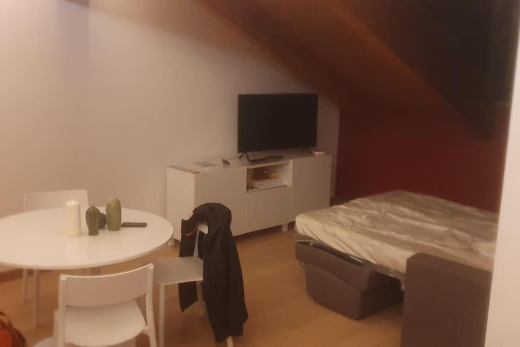 Charming 2.5Room Flat In Center Of Monforte dʼAlba מראה חיצוני תמונה