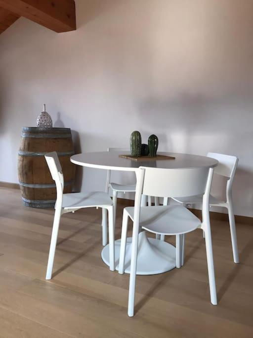 Charming 2.5Room Flat In Center Of Monforte dʼAlba מראה חיצוני תמונה