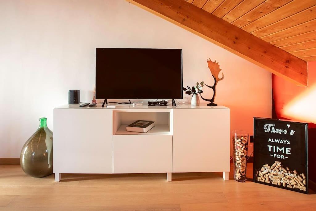 Charming 2.5Room Flat In Center Of Monforte dʼAlba מראה חיצוני תמונה