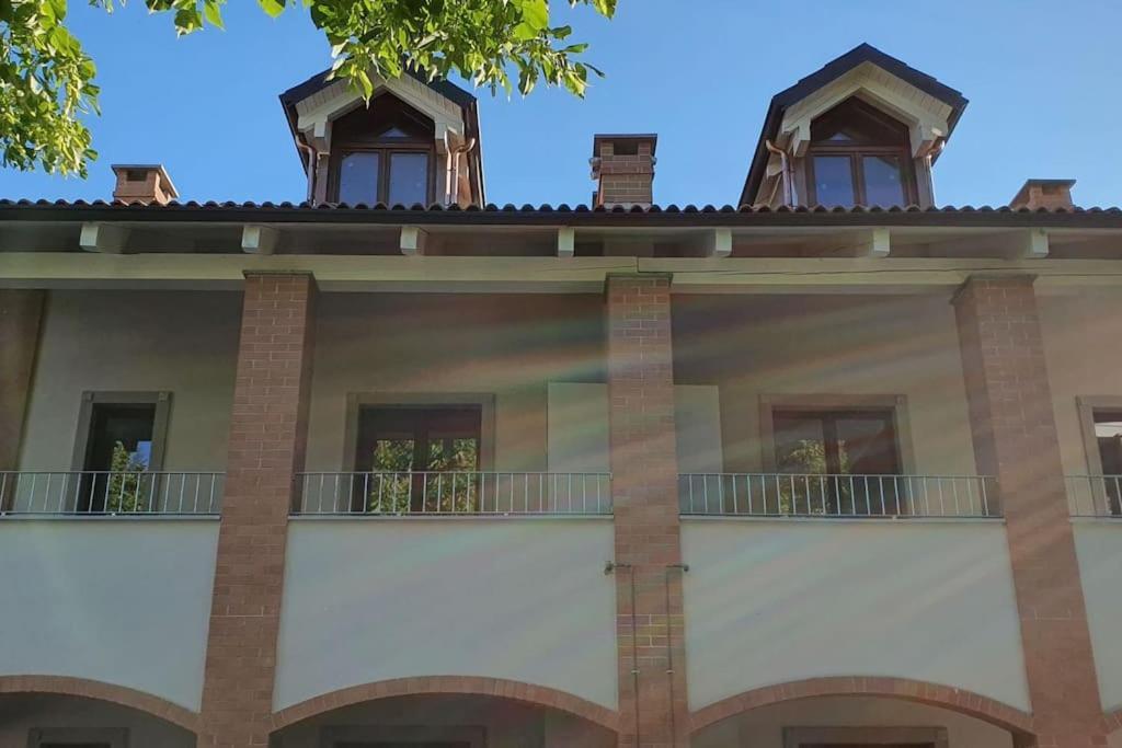 Charming 2.5Room Flat In Center Of Monforte dʼAlba מראה חיצוני תמונה